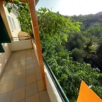 Lontza Apartment *